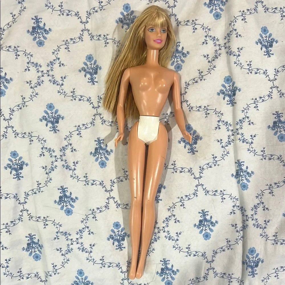 Vintage Twist ‘n Turn Barbie Doll 200s Blonde Hair w/ Bangs